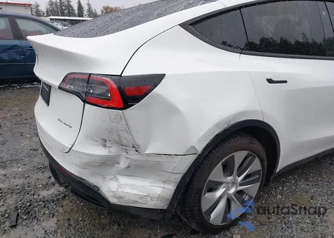 2020 Tesla Model Y Long Range Dual Motor All-Wheel Drive z USA, uszkodzony, nr VIN 5YJYGDEEXLF055748